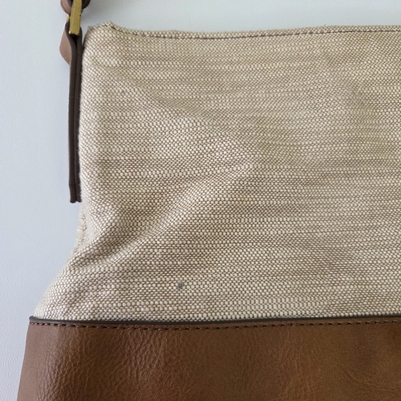 Fossil Tan Shoulder Bag with Embossed Logo - Picture 5 of 16